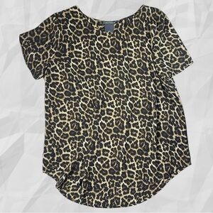 EUC Chelsea & Theodore Leopard Print Short-Sleeve Top Size Medium